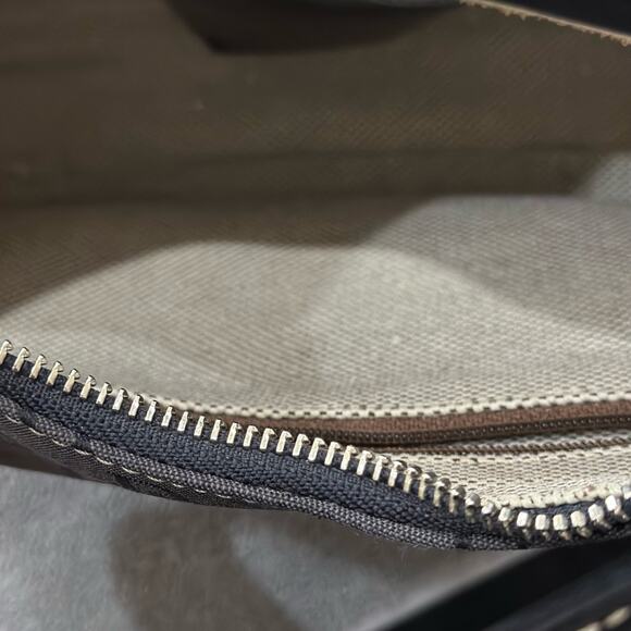 Dooney Bourke navy signature vintage handbag hobo shape great condition. 90’s - Picture 6 of 7